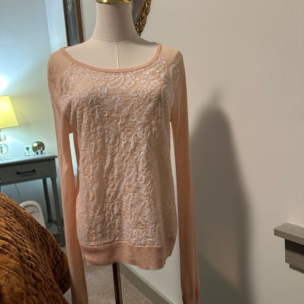 Hinge Peach and White Lace Blouse